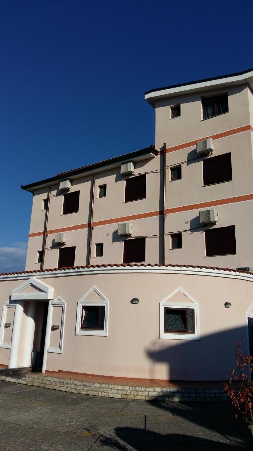 Drini Hotel Rrashbull Esterno foto