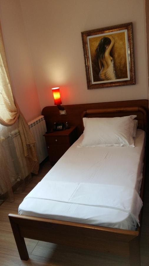 Drini Hotel Rrashbull Esterno foto