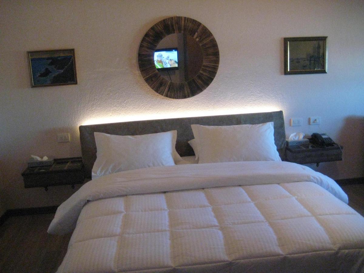 Drini Hotel Rrashbull Esterno foto