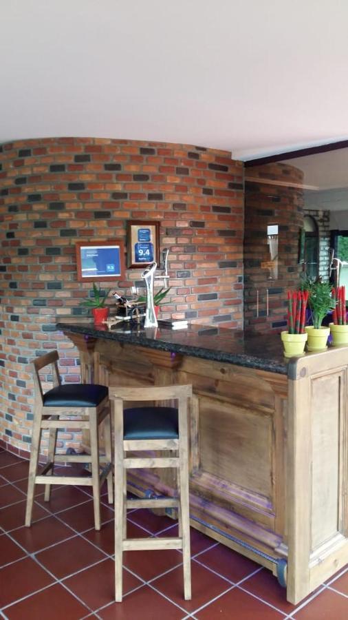 Drini Hotel Rrashbull Esterno foto