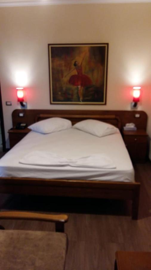 Drini Hotel Rrashbull Esterno foto