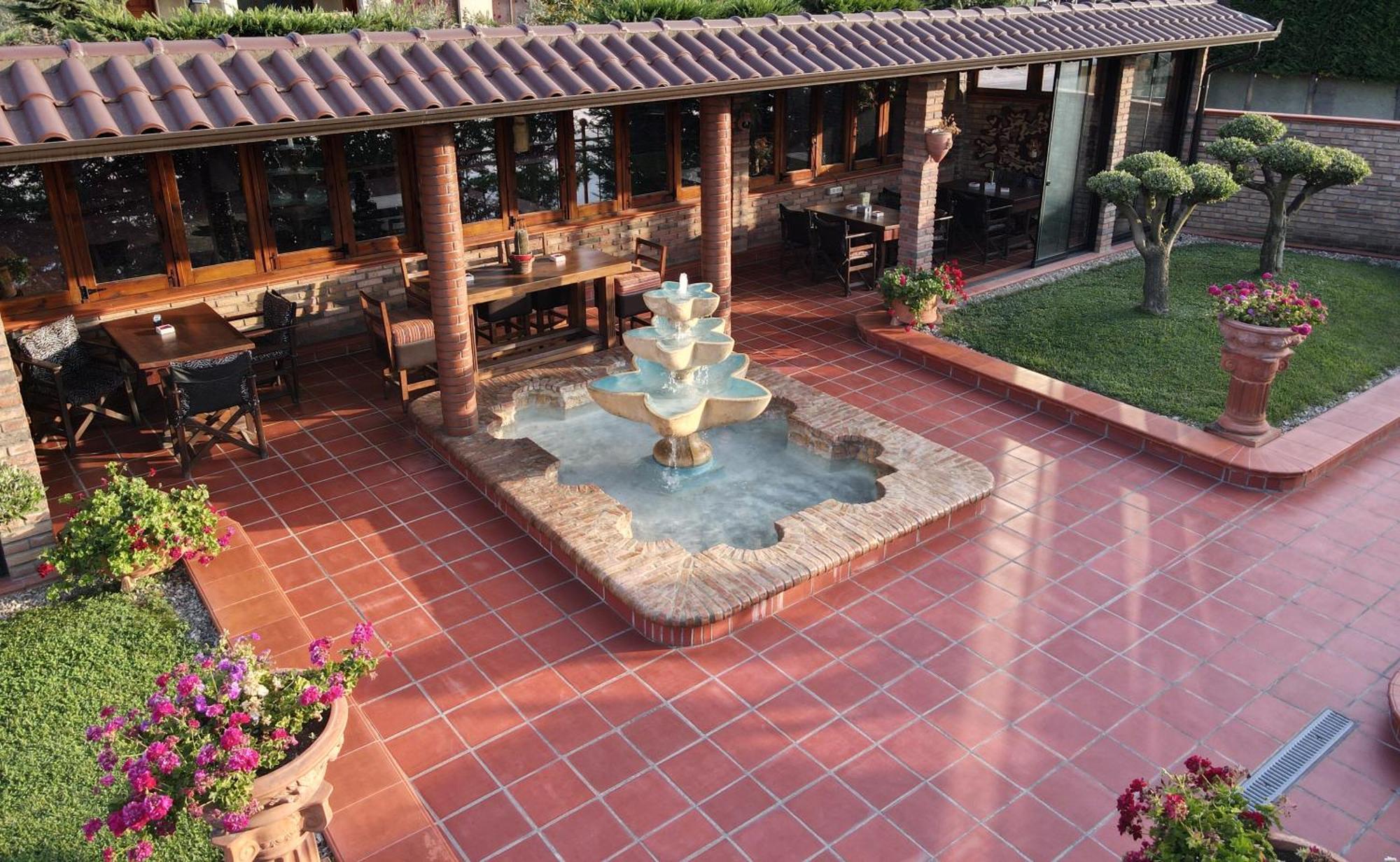 Drini Hotel Rrashbull Esterno foto