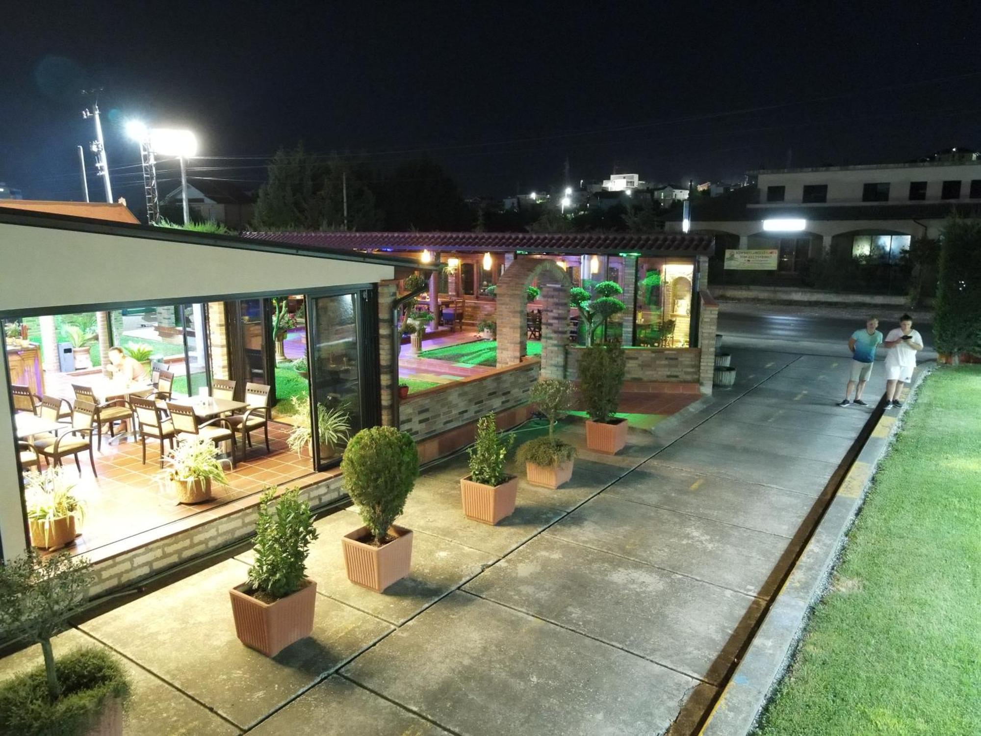 Drini Hotel Rrashbull Esterno foto