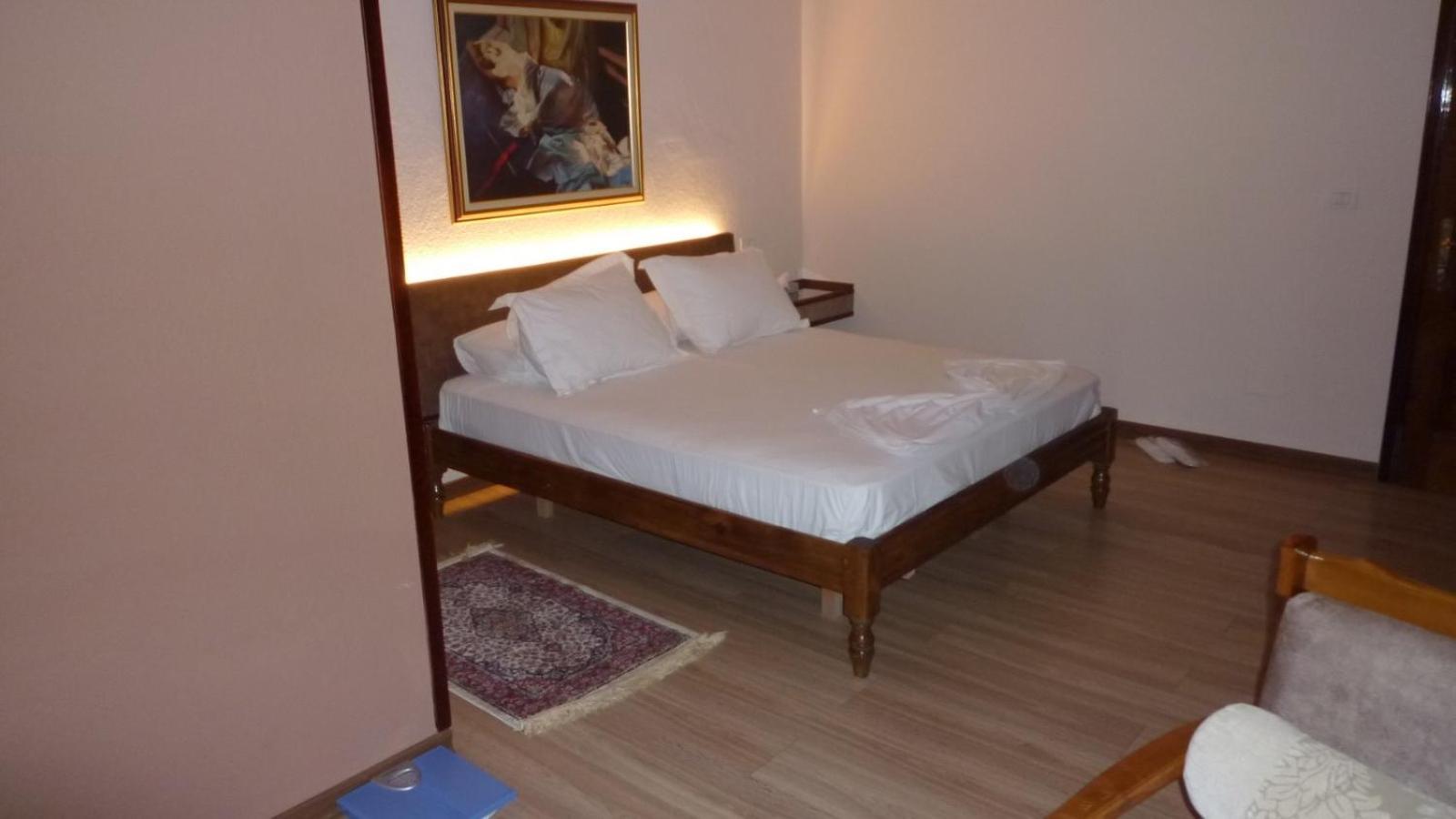 Drini Hotel Rrashbull Esterno foto