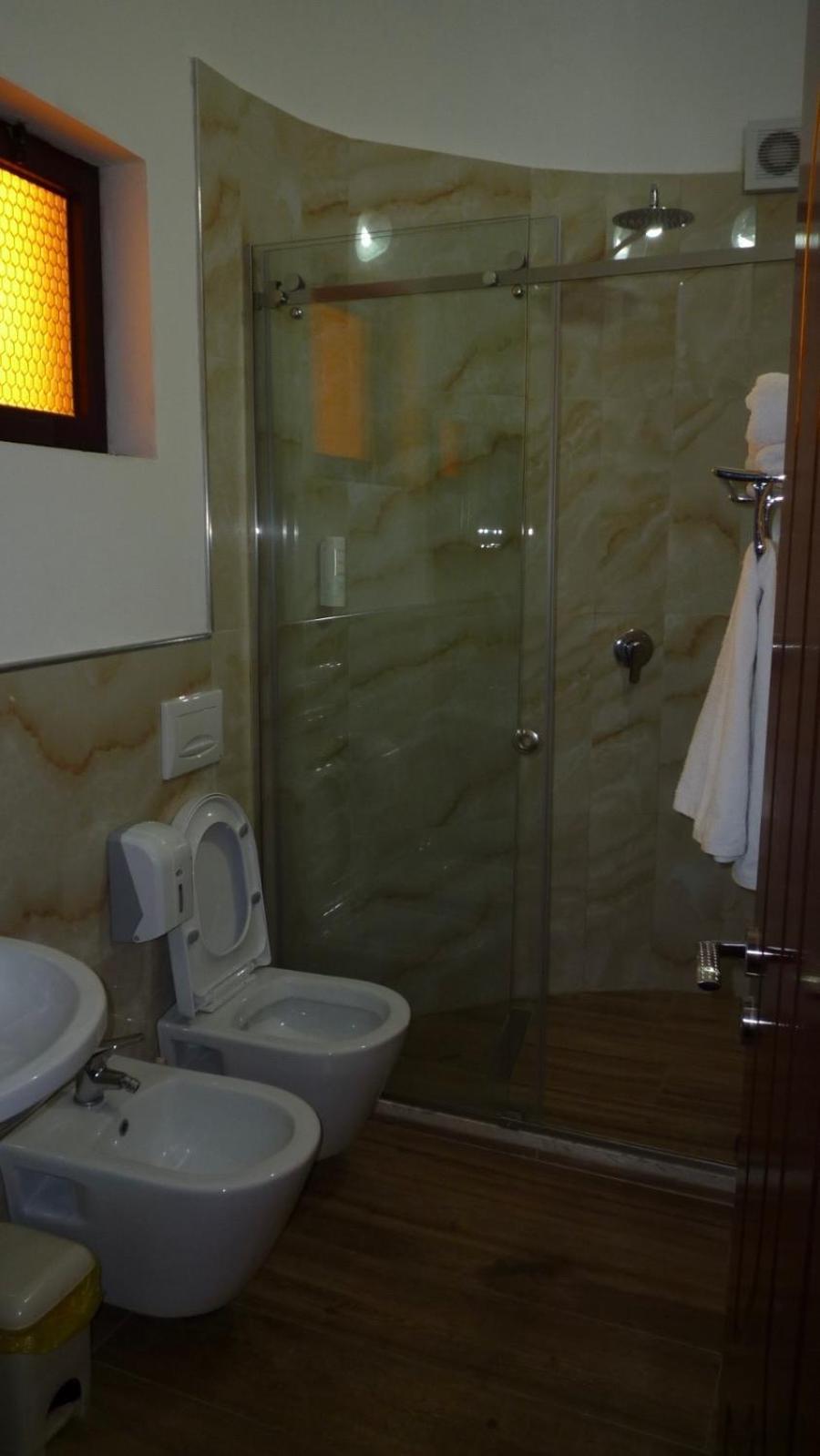 Drini Hotel Rrashbull Esterno foto