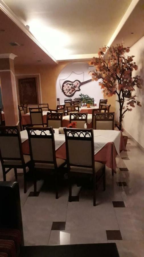 Drini Hotel Rrashbull Esterno foto