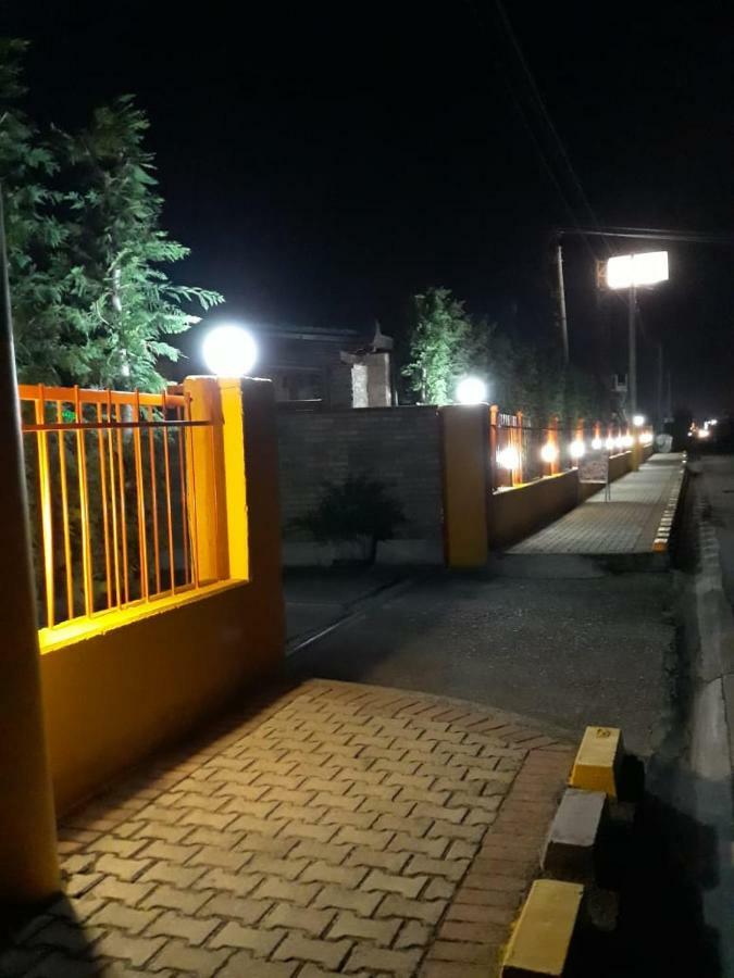 Drini Hotel Rrashbull Esterno foto